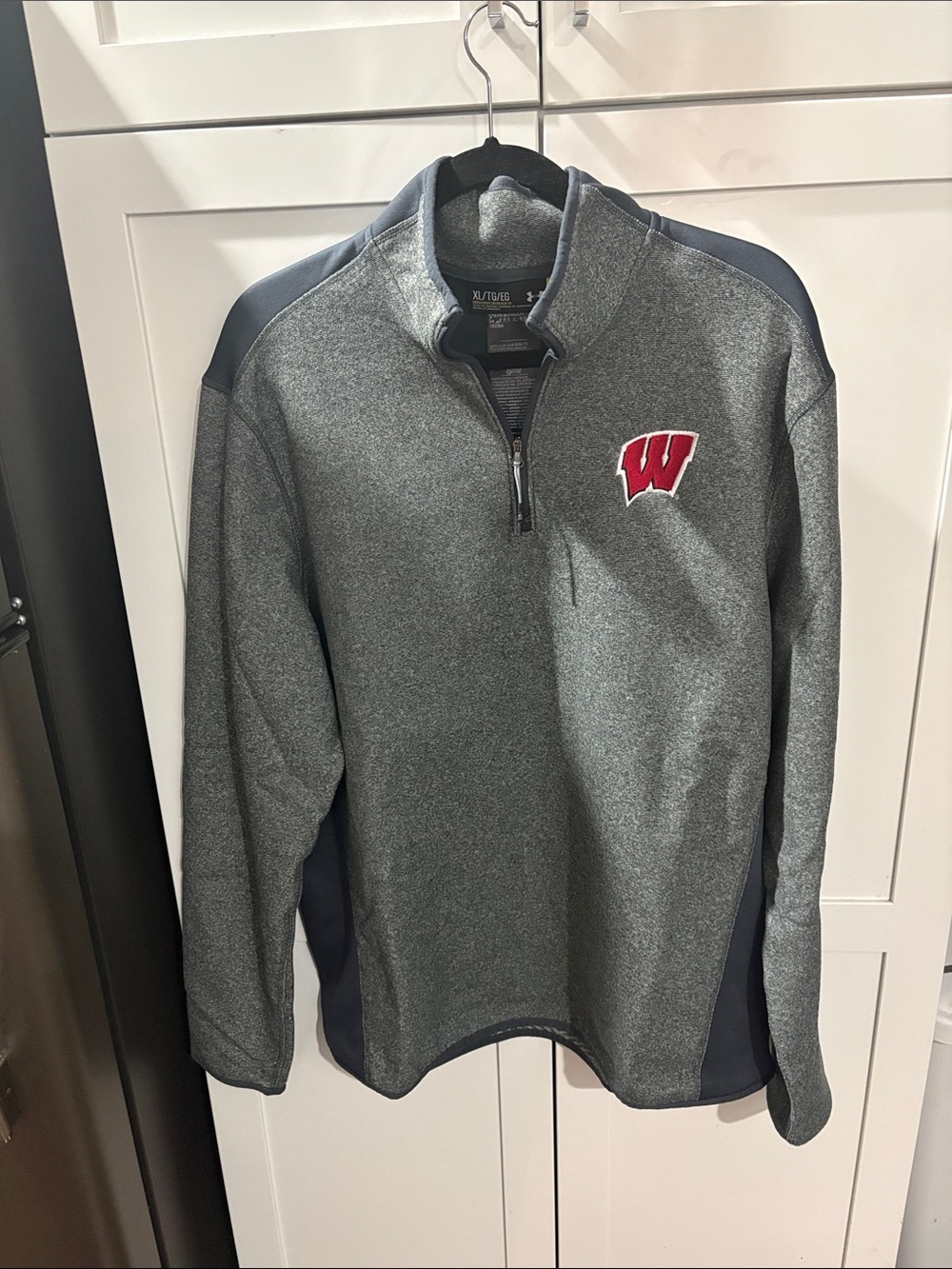 Wisconsin Under Armour Men's Gray Quarter-Zip